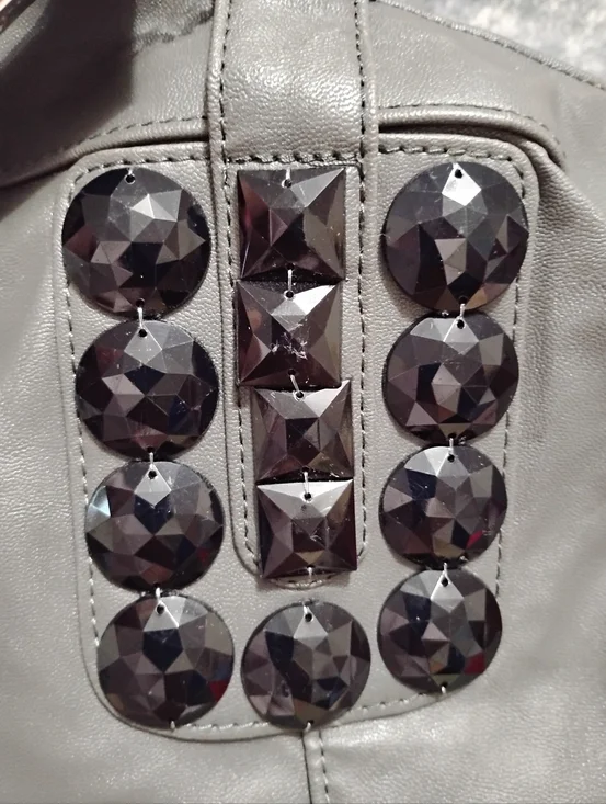 NWT💕OLIVIA & JOY New York! Gray Studded Large Tote Bag with Removable Strap - Picture 7 of 12